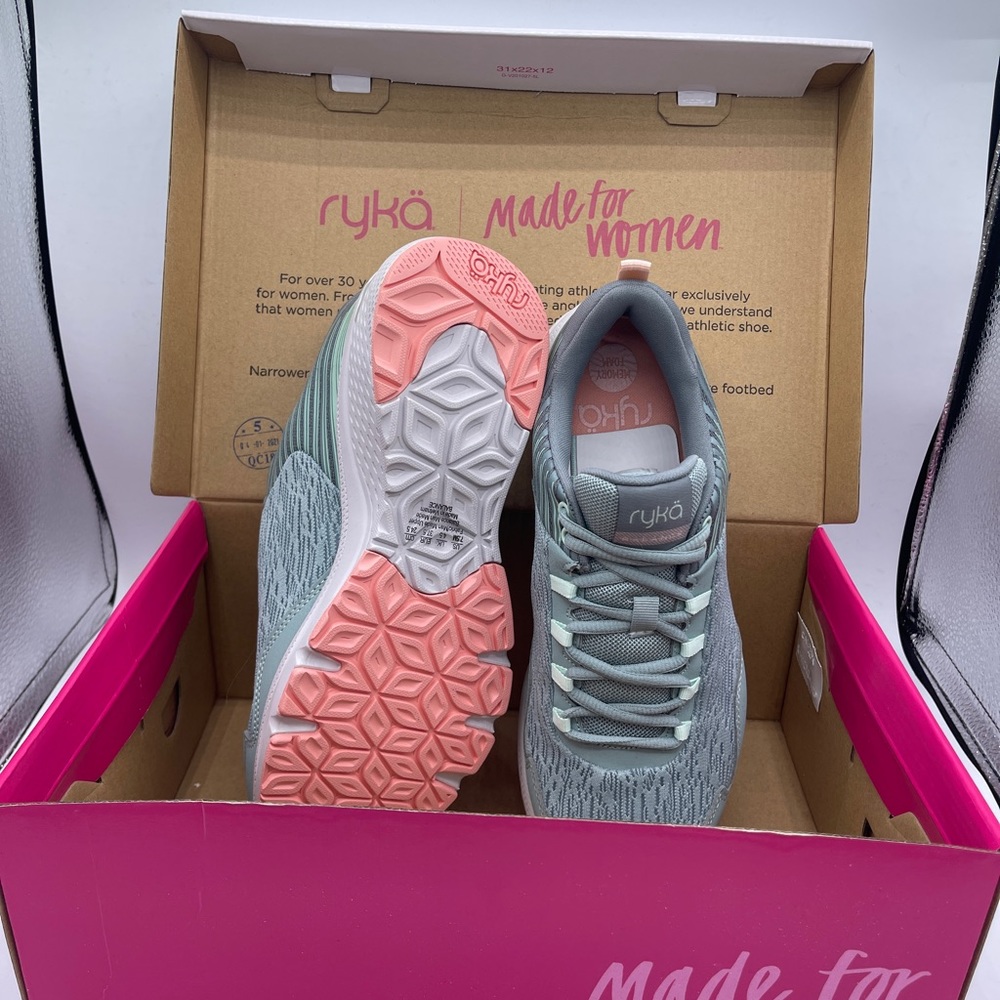 NIB 7.5 Ryka Sneakers in Grey Mist